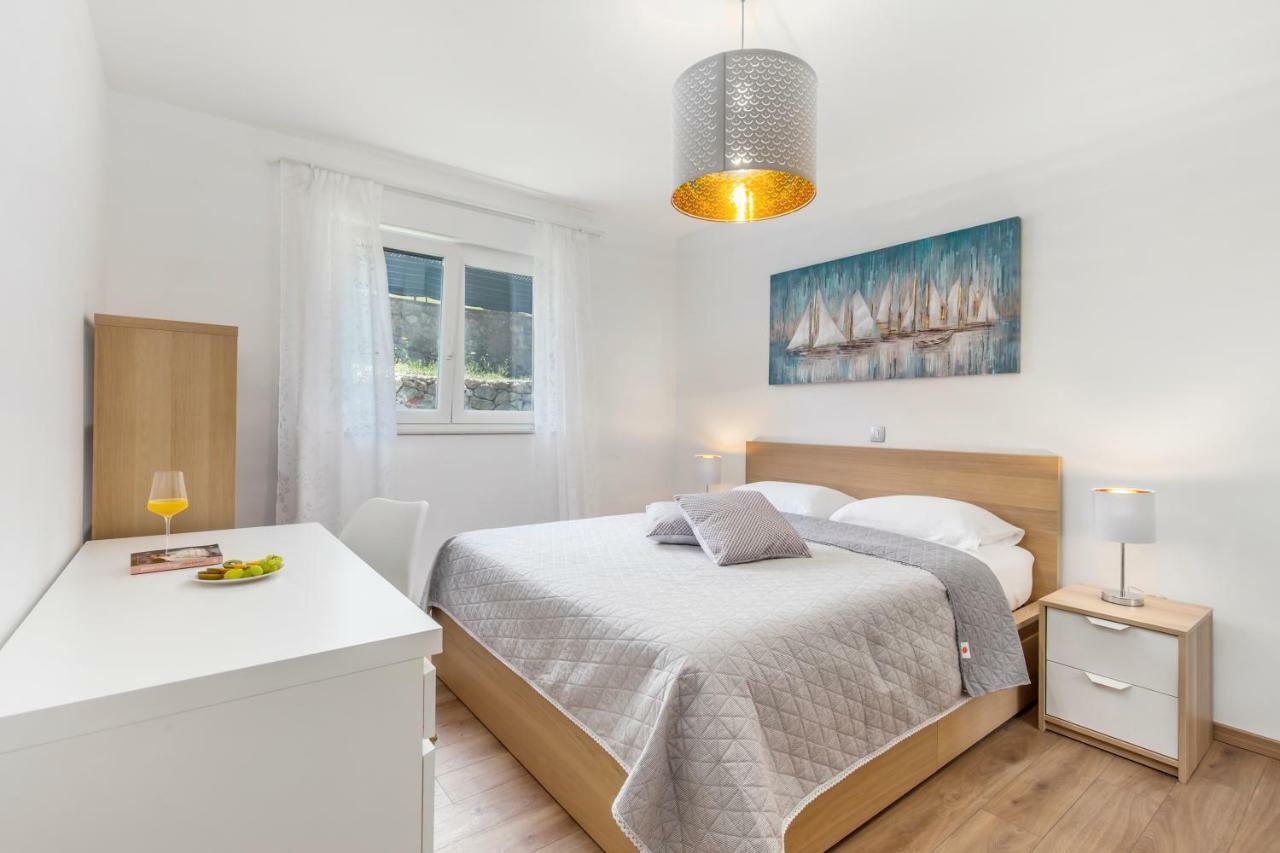 Apartment Niki Опатия Екстериор снимка