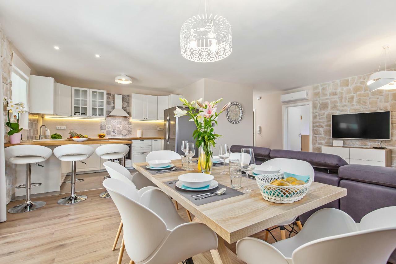 Apartment Niki Опатия Екстериор снимка